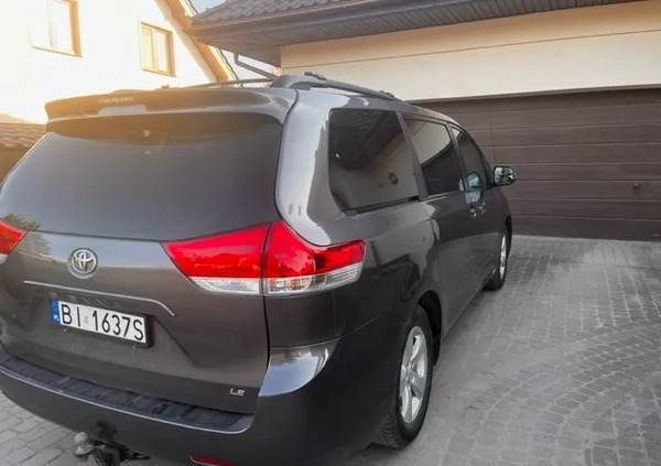 Toyota Sienna cena 77000 przebieg: 98000, rok produkcji 2013 z Białystok małe 211